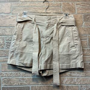 Woman’s Belted Gap Shorts